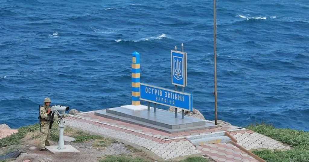 остров змеиный